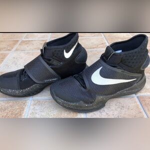 Nike zoom hyperrev men’s 7.5